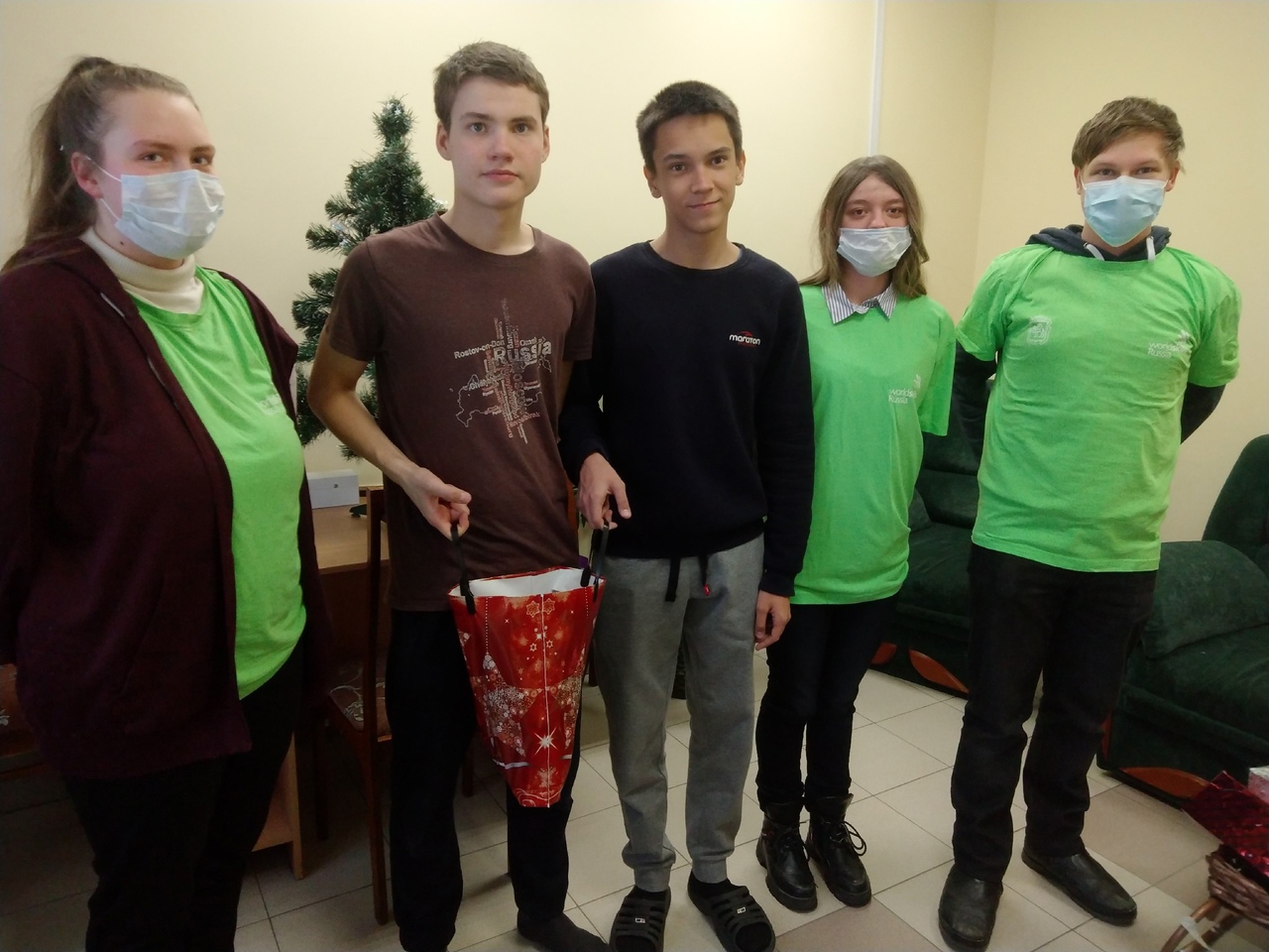 Волонтёры техникума приняли участие в акции «Добрый мандарин»